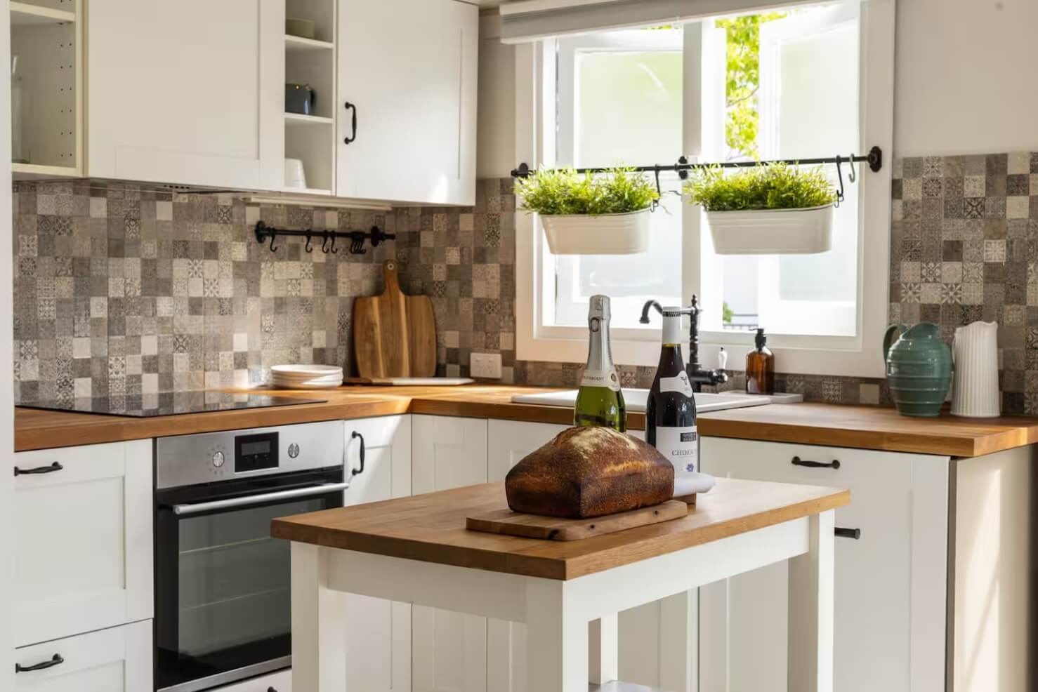 Apartment for hire in Davistown